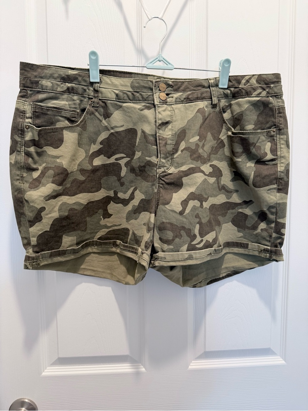 Royalty For Me Camo Print Shorts - Olive & Khaki